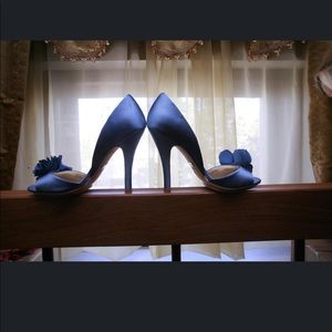 Badgley Mischka teal heels. Size 10